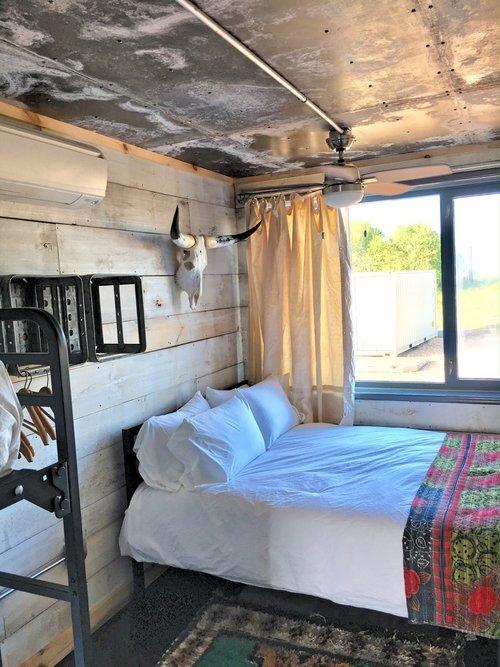 Flophouze Shipping Container Hotel - Houze 5 Round Top 外观 照片